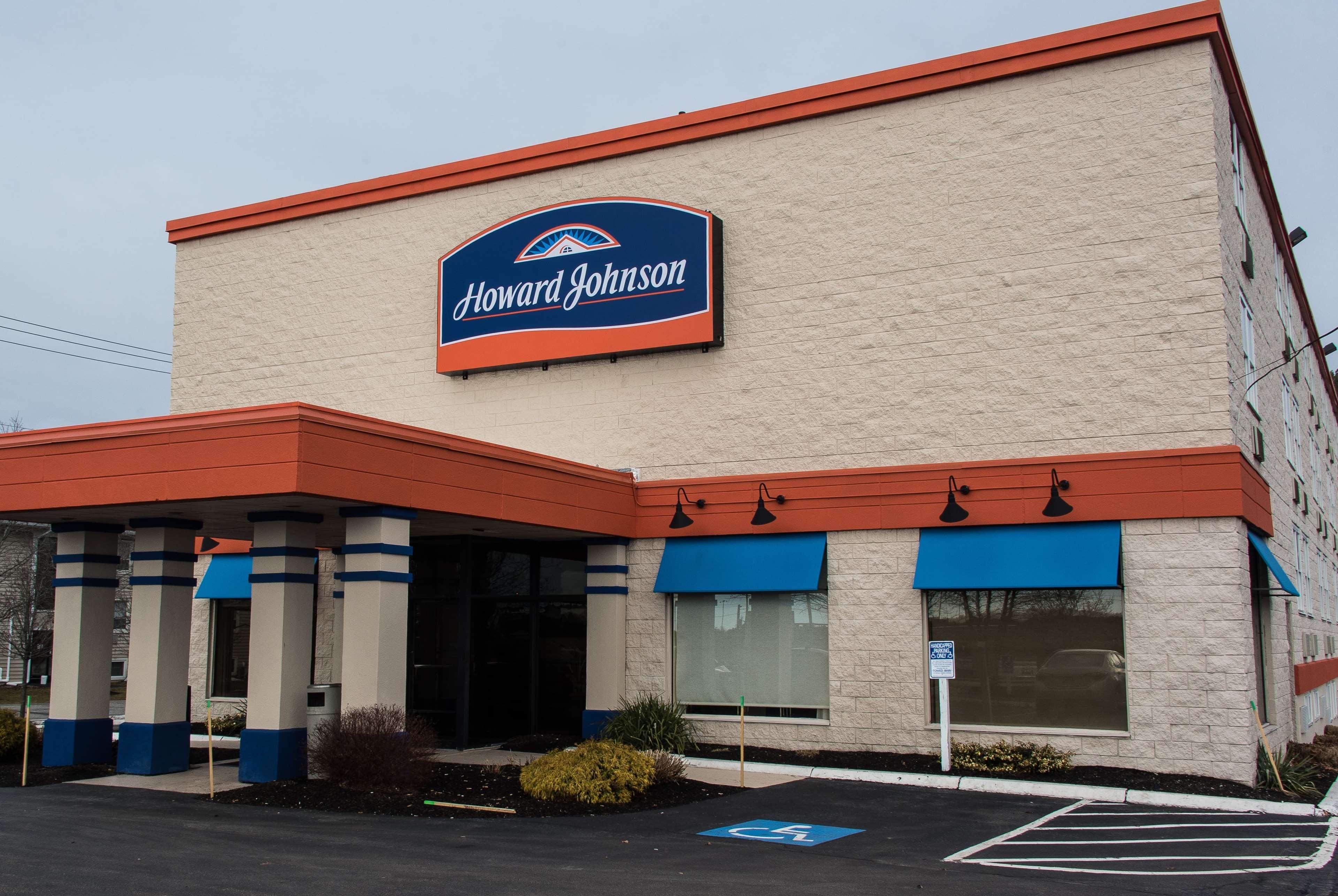 Howard Johnson By Wyndham Portsmouth Hotel Exterior photo